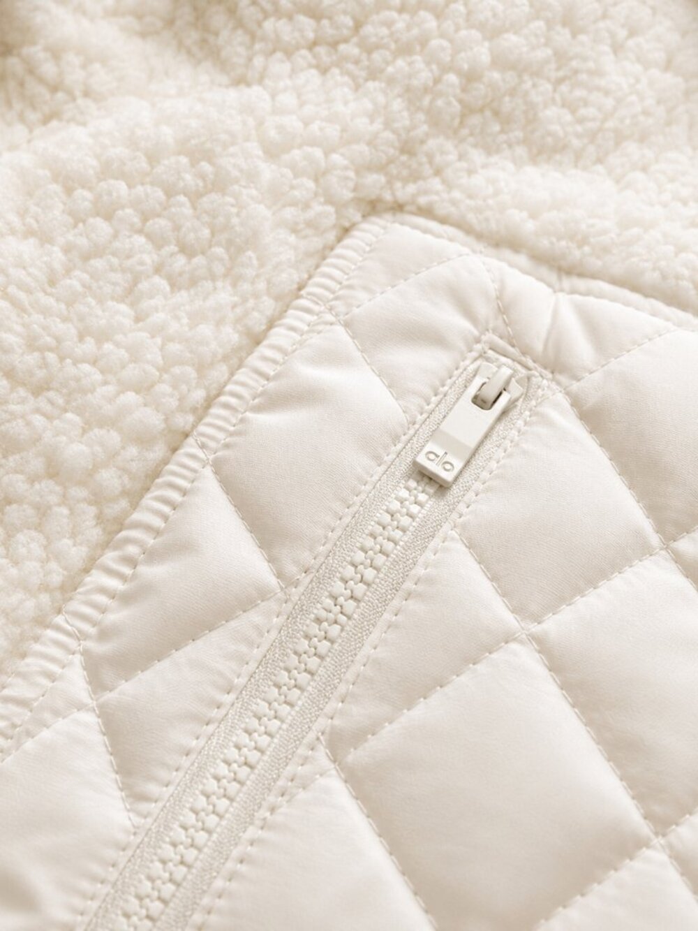 Alo Yoga Sherpa Bomber Jacket NWT White Multi Size S/M - Picture 8 of 10